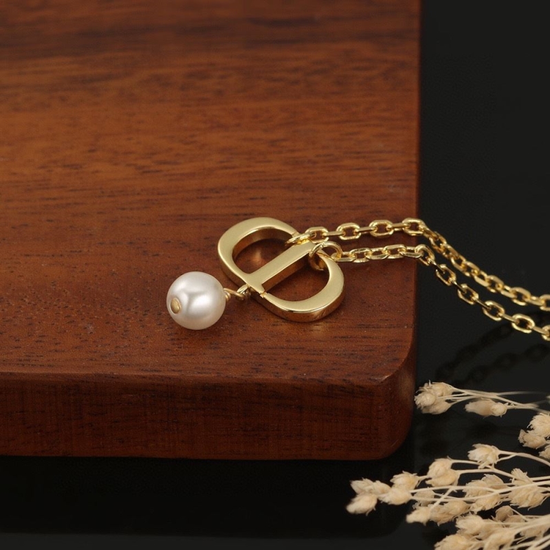 chr1st1an D10r necklaces